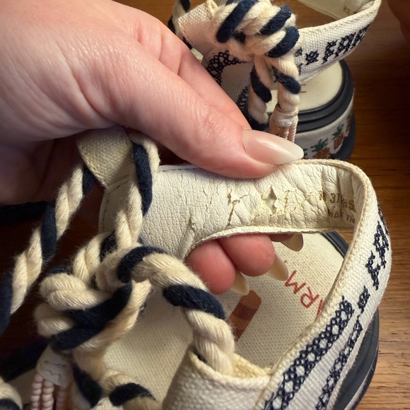 Farm Rio Navy and White Pineapple Platform Festival Vacation Sandals Size 8 - Picture 9 of 12